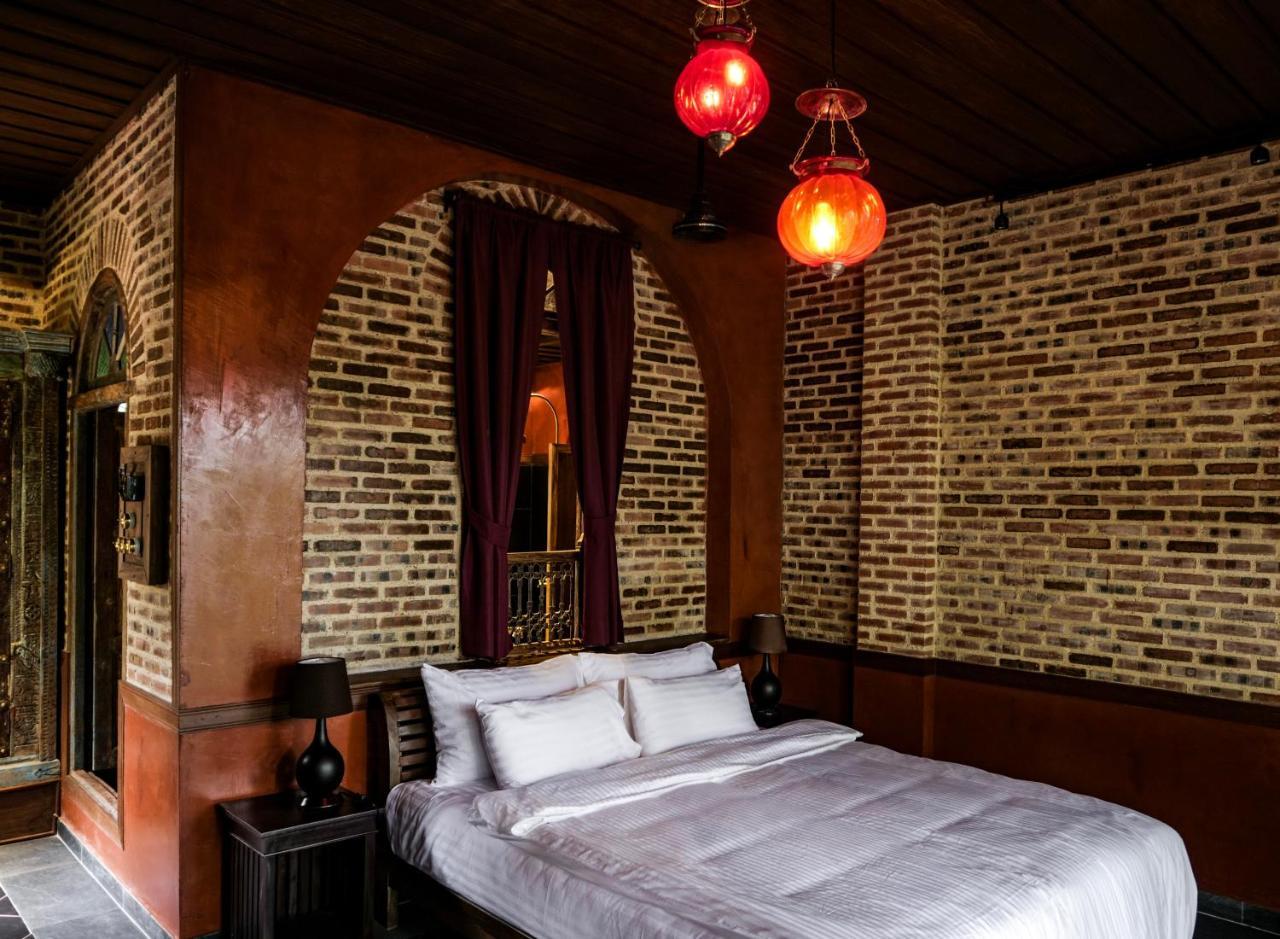 Chateau Orientale Resort Luang Prabang Bagian luar foto