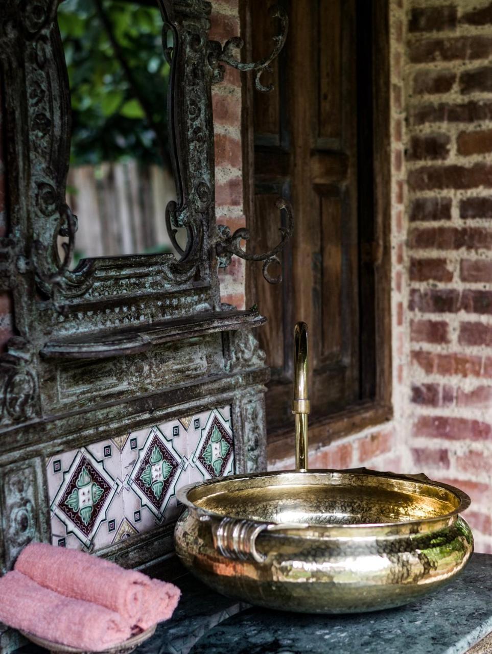 Chateau Orientale Resort Luang Prabang Bagian luar foto