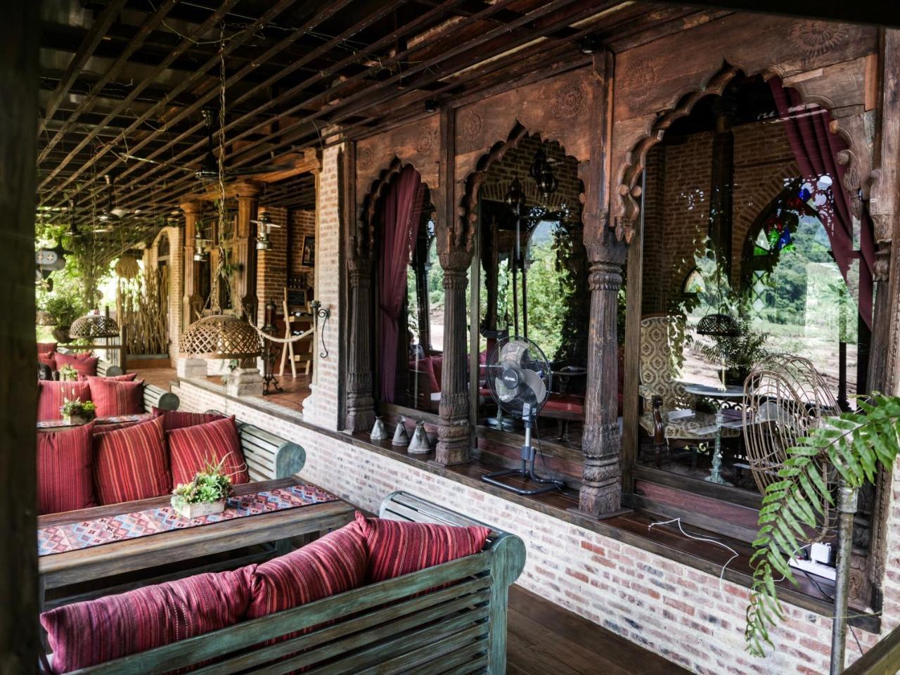 Chateau Orientale Resort Luang Prabang Bagian luar foto